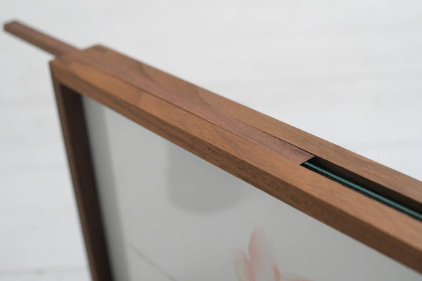 DENTO(デント) | DIRITTO (walnut) | 国産無垢ウッドフレーム