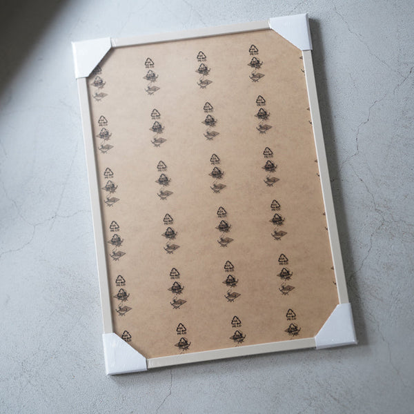 WANDKIND | SOLID WOOD FRAME (taupe) | ポスターフレーム 額縁 トープ 木製