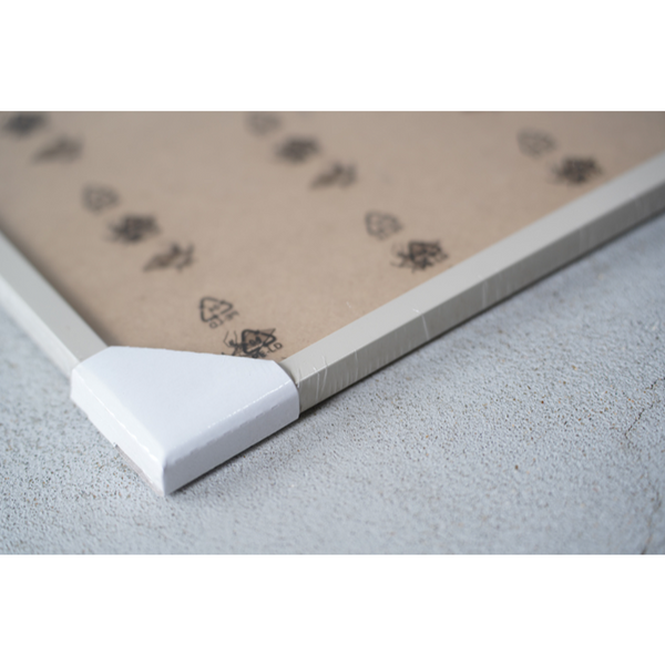 WANDKIND | SOLID WOOD FRAME (taupe) | ポスターフレーム 額縁 トープ 木製