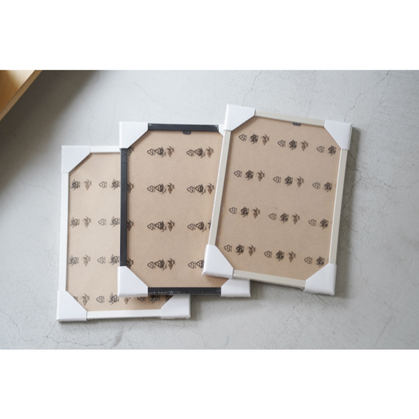 WANDKIND | SOLID WOOD FRAME (taupe) | ポスターフレーム 額縁 トープ 木製