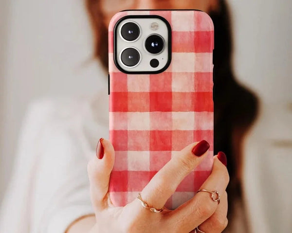 SUGARLOAF GRAPHICS | RED AND BEIGE CHECKED | MagSafe iPhoneケース (iPhone 16/16 pro/16 pro max/15)